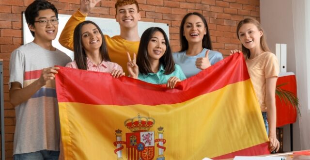 Étudier en Espagne [2025] Guide Complet (Visa, Coûts, Bourses, Universités)