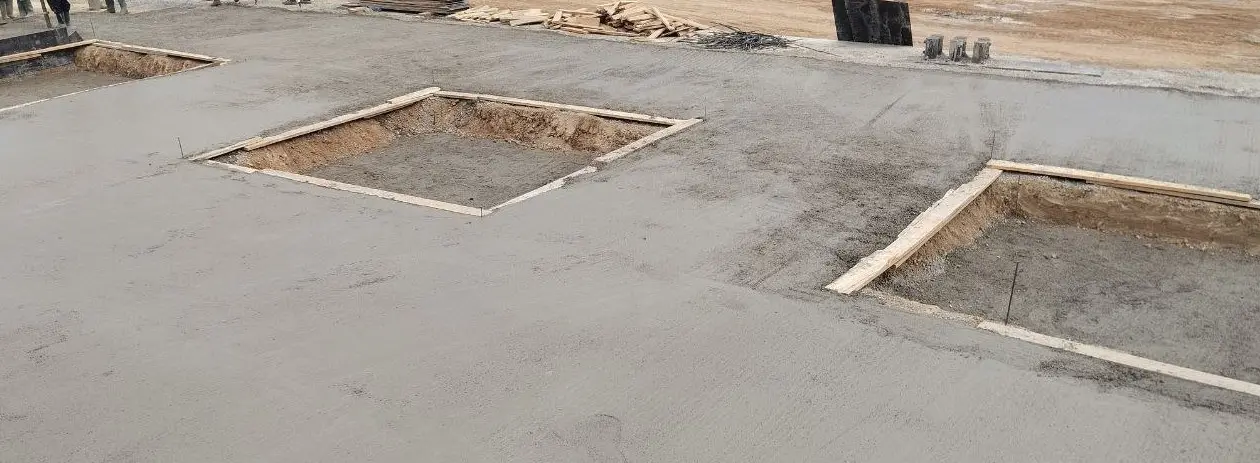 Radier épaissi : béton de propreté périphérique coulé à l’extérieur du coffrage